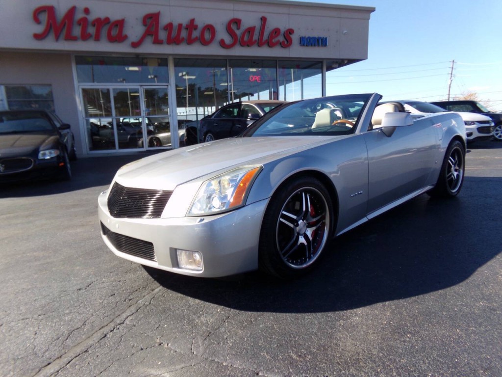 2006 Cadillac XLR Image 1