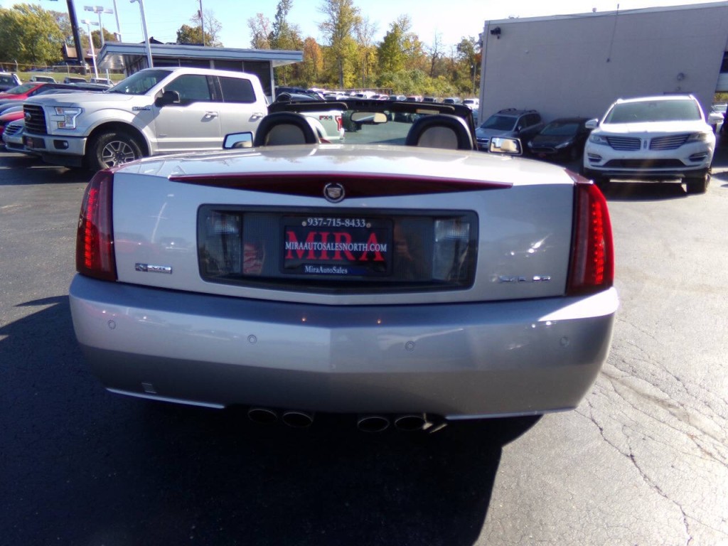2006 Cadillac XLR Image 3
