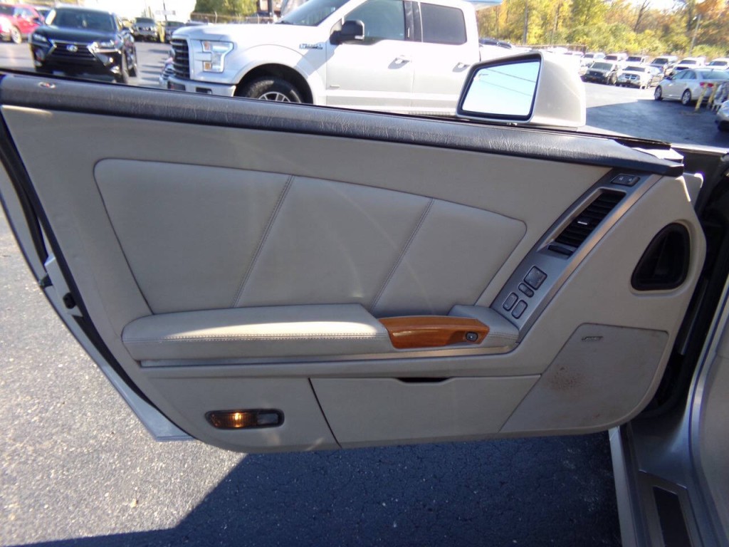 2006 Cadillac XLR Image 11