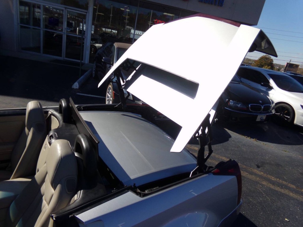 2006 Cadillac XLR Image 24