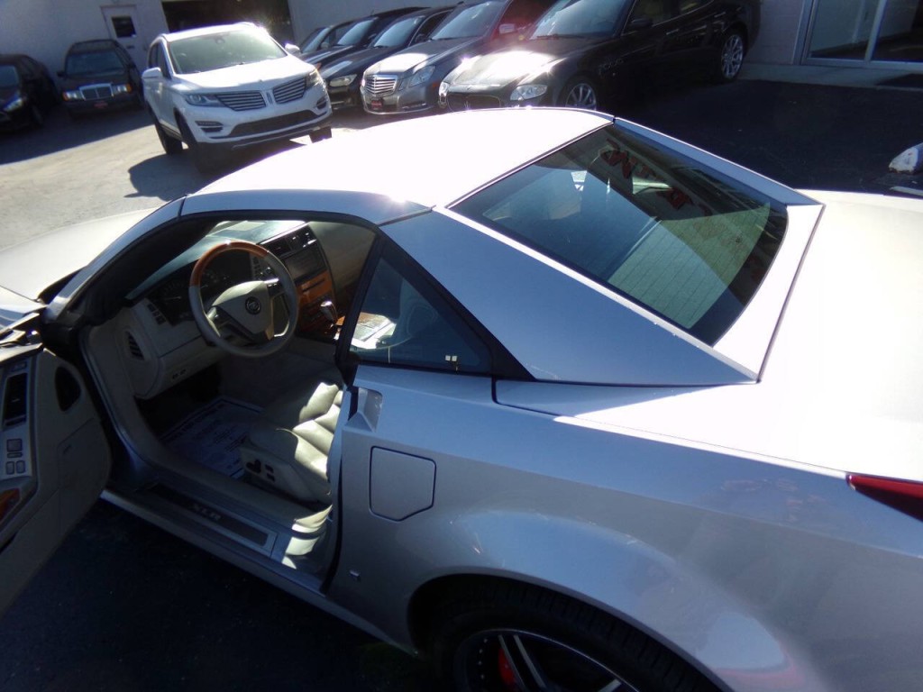 2006 Cadillac XLR Image 28