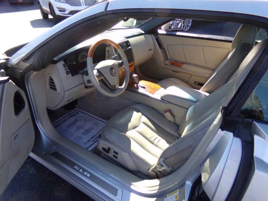 2006 Cadillac XLR Image 31