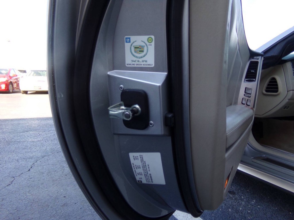 2006 Cadillac XLR Image 74