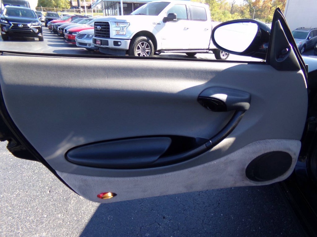 1997 Porsche Boxster Image 12