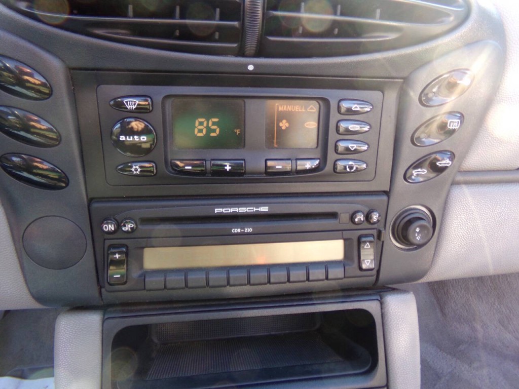 1997 Porsche Boxster Image 25