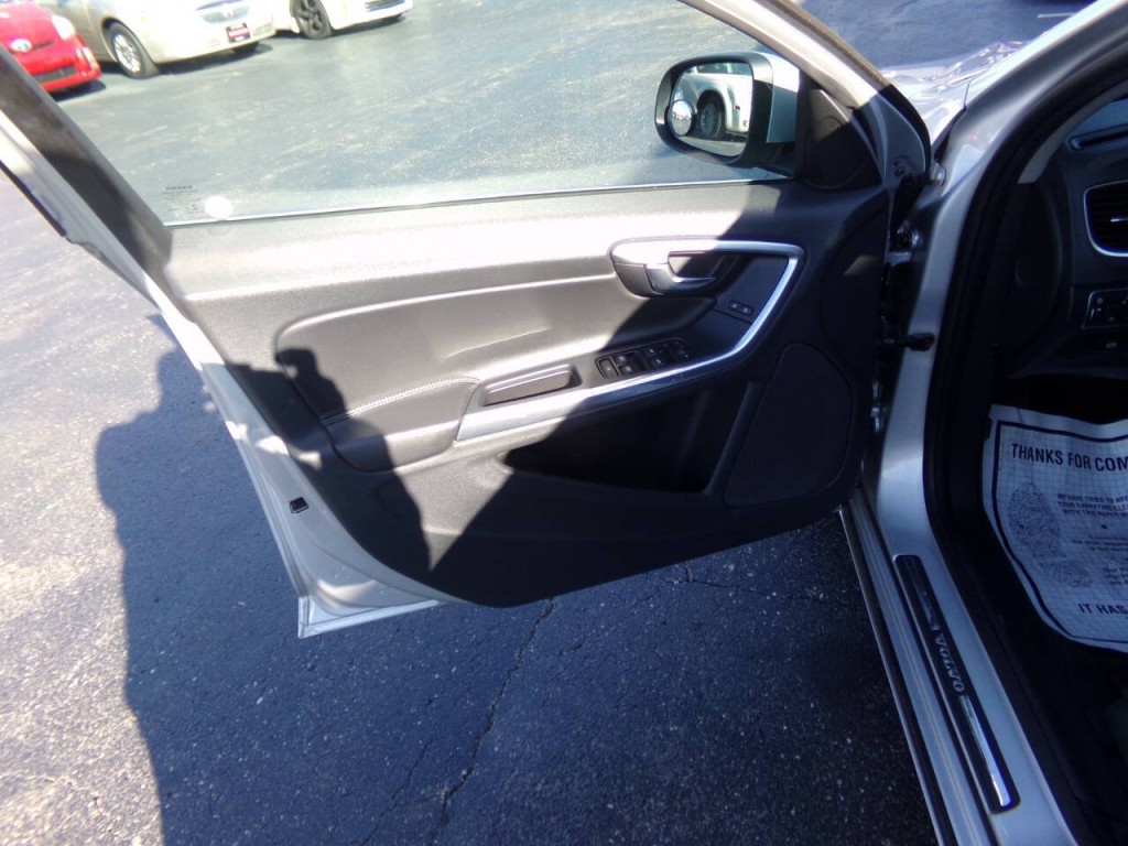 2016 Volvo S60 Image 12