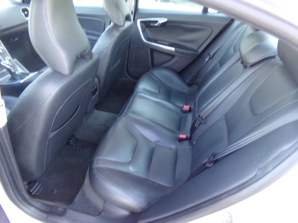 2016 Volvo S60 Image 13