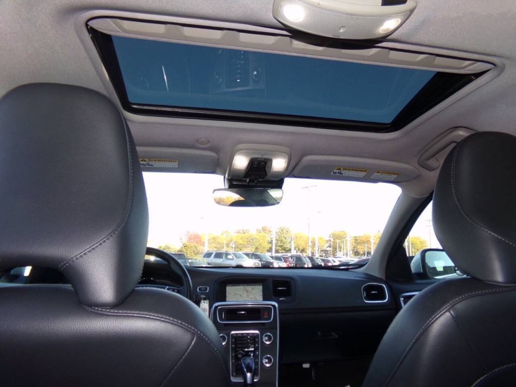 2016 Volvo S60 Image 16