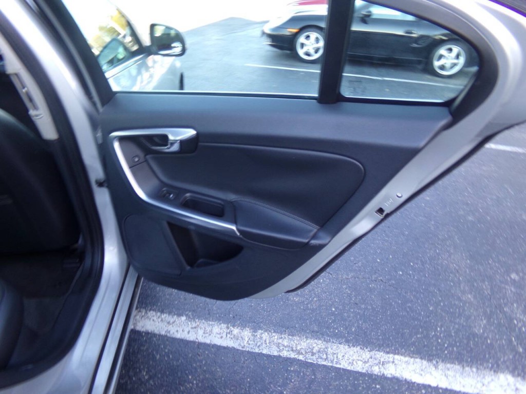 2016 Volvo S60 Image 25