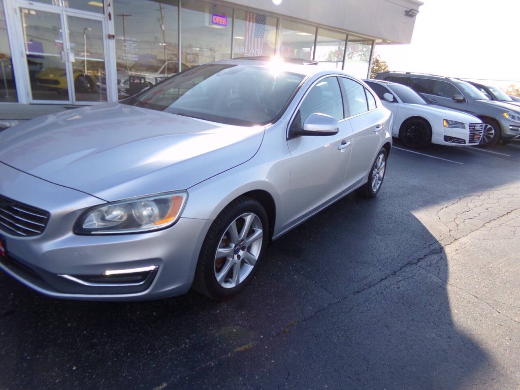 2016 Volvo S60 Image 32
