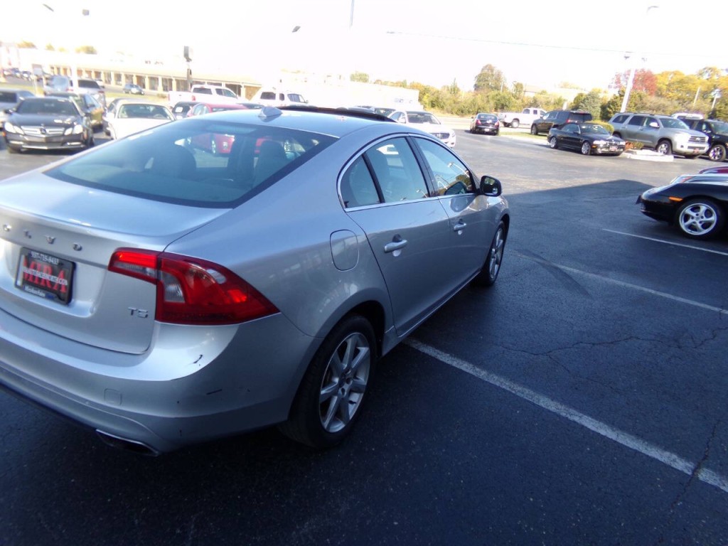 2016 Volvo S60 Image 38