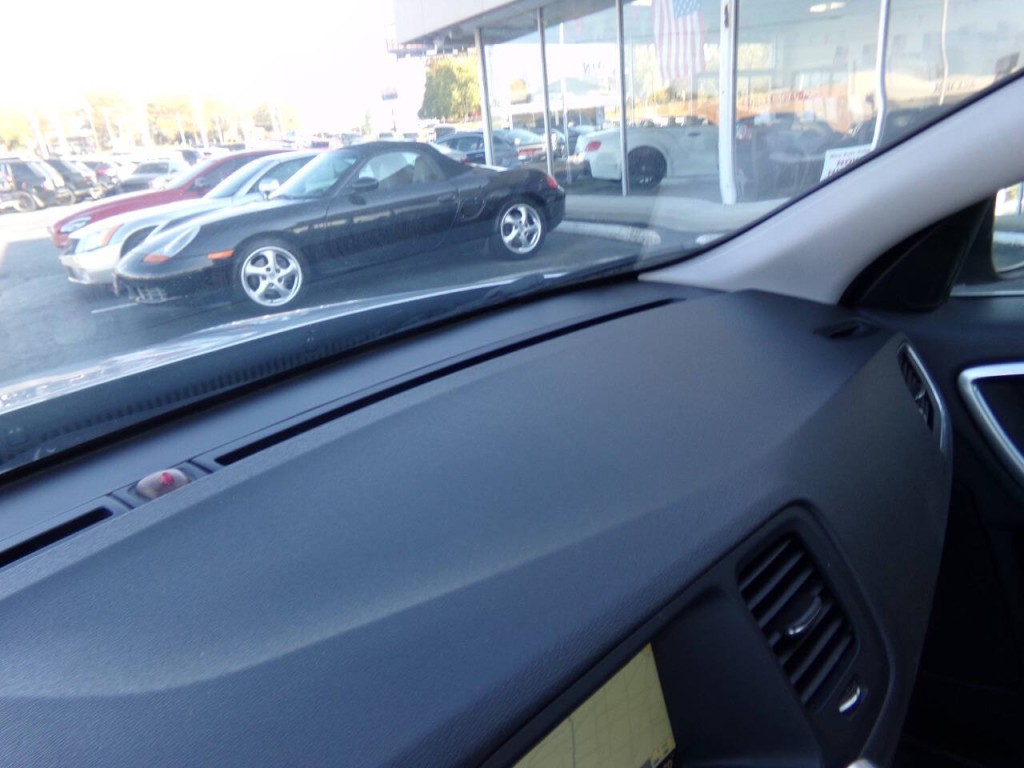 2016 Volvo S60 Image 46