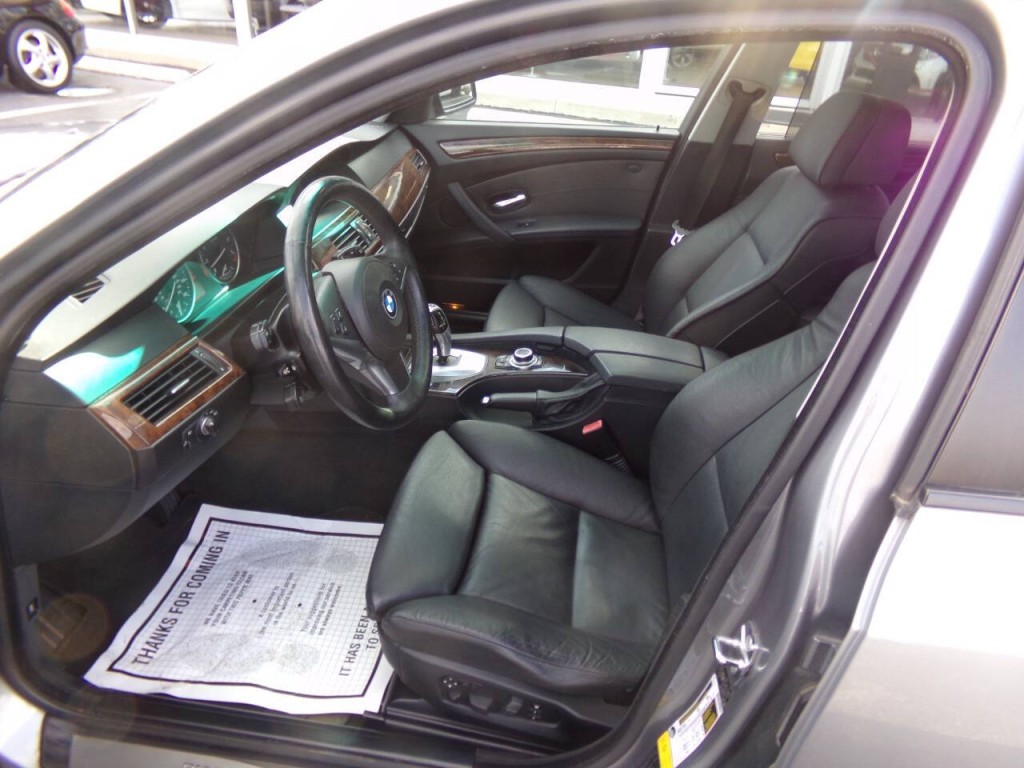2009 BMW 5 Series Image 11
