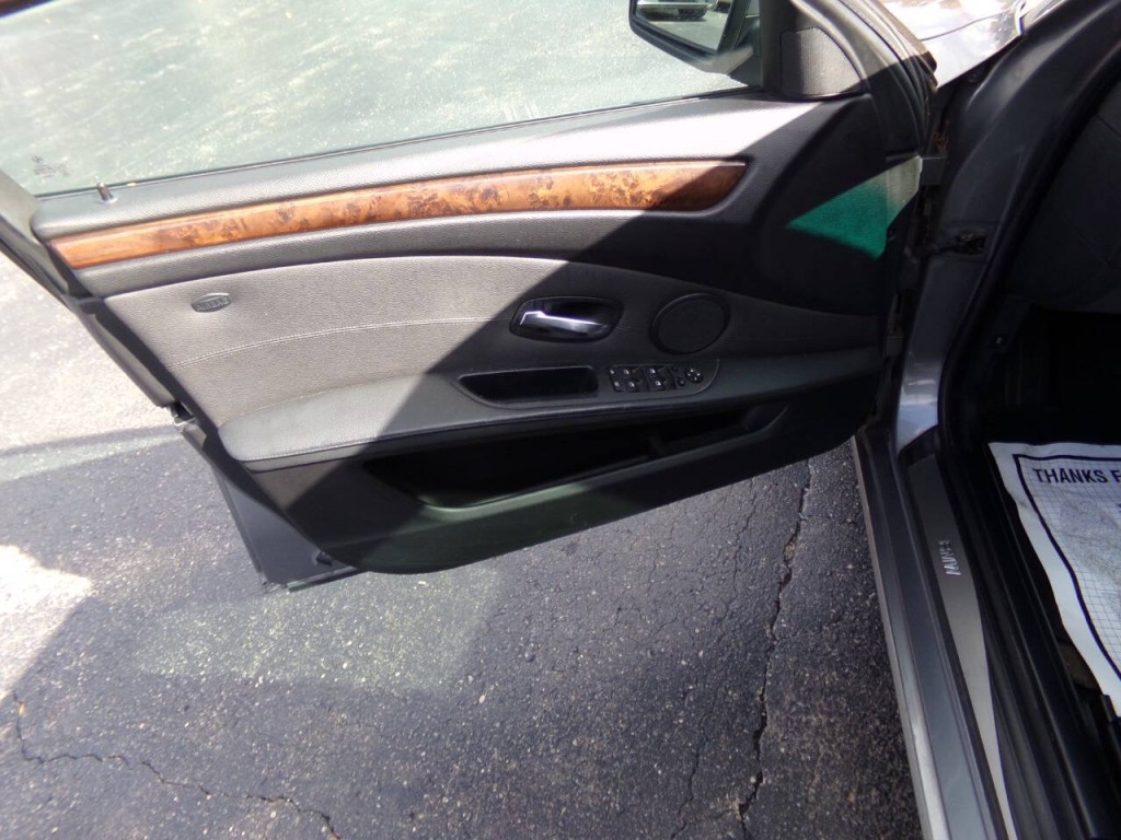 2009 BMW 5 Series Image 13