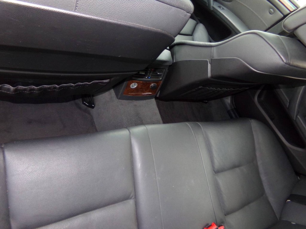 2009 BMW 5 Series Image 16