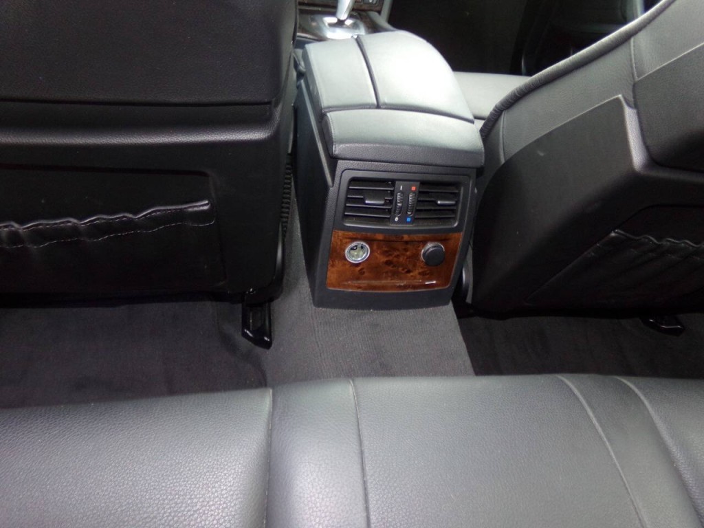 2009 BMW 5 Series Image 17