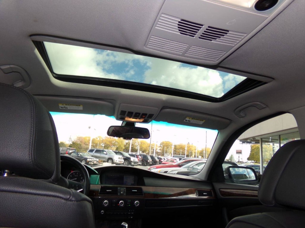 2009 BMW 5 Series Image 18