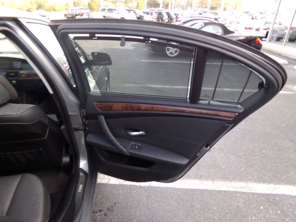 2009 BMW 5 Series Image 27