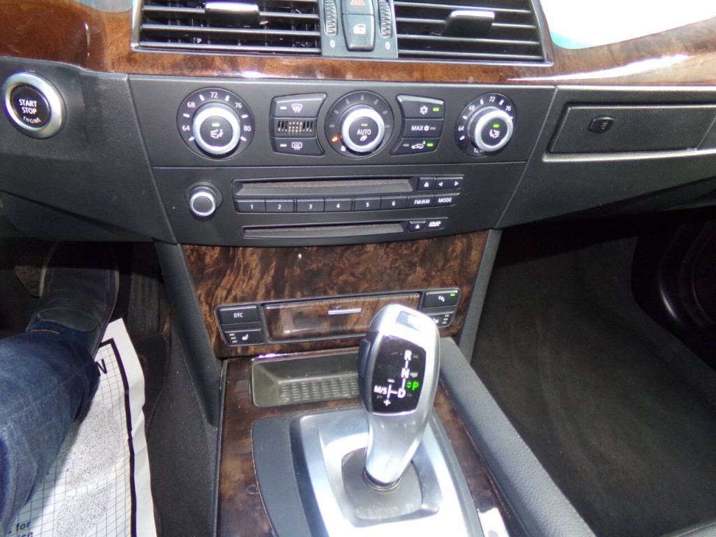 2009 BMW 5 Series Image 56