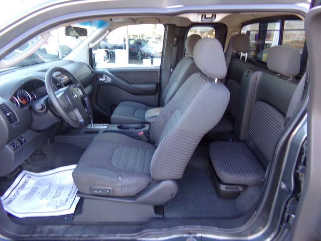 2008 Nissan Frontier Image 11
