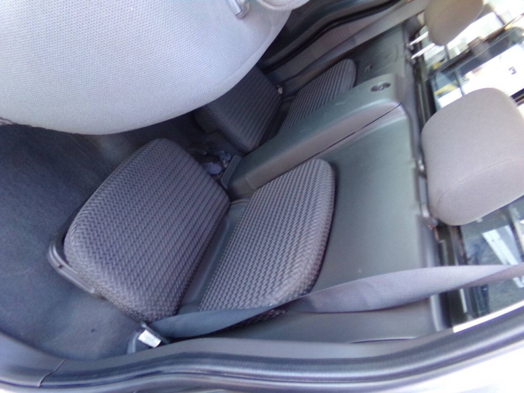 2008 Nissan Frontier Image 12