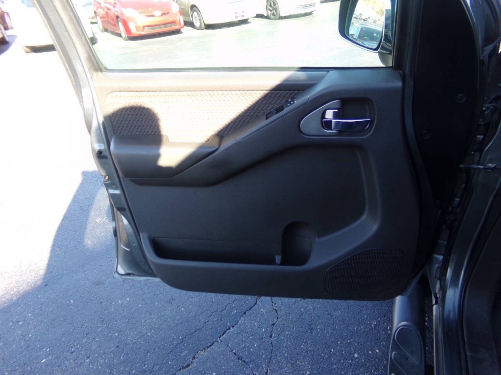 2008 Nissan Frontier Image 18