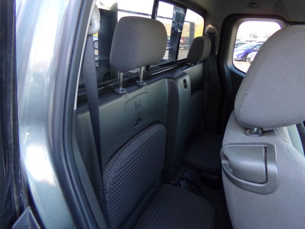 2008 Nissan Frontier Image 22