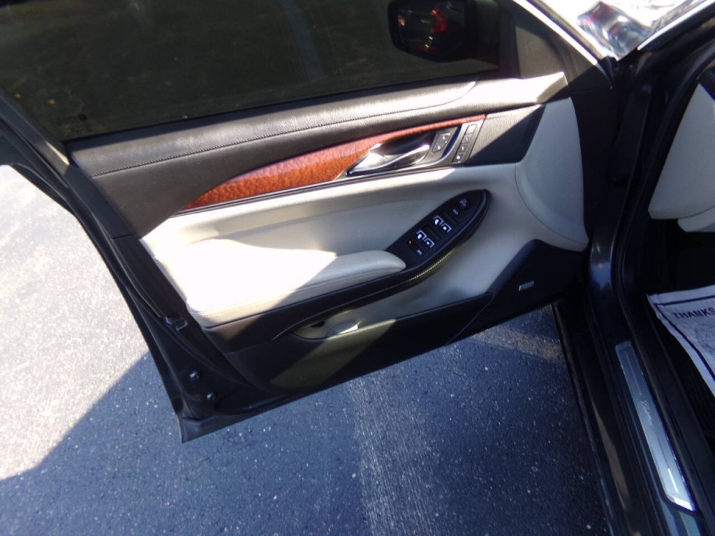 2015 Cadillac CTS Image 16