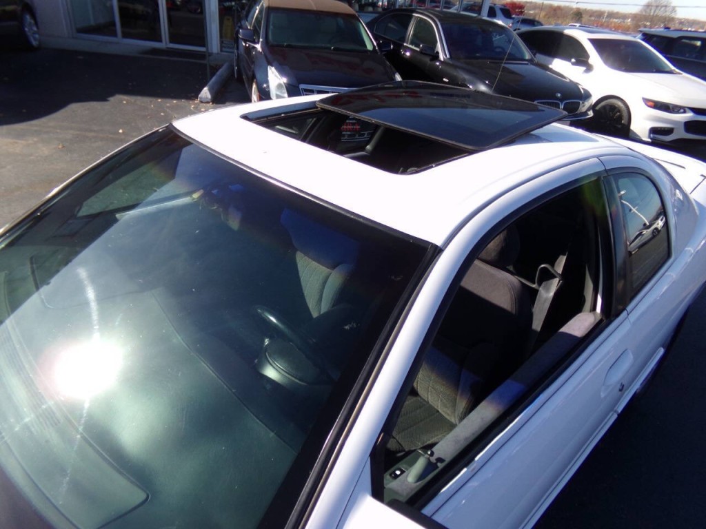 1998 Chevrolet Monte Carlo Image 2