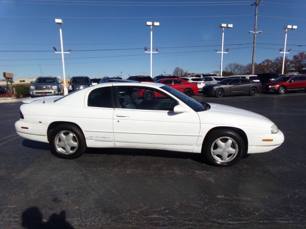 1998 Chevrolet Monte Carlo Image 4