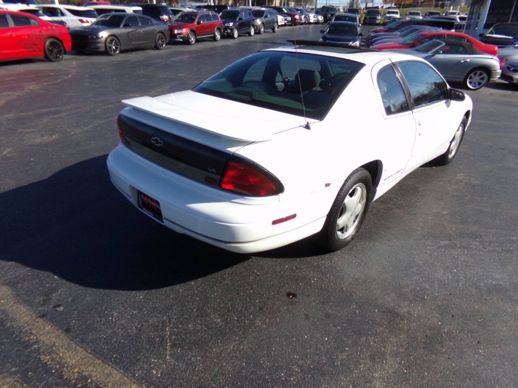 1998 Chevrolet Monte Carlo Image 5
