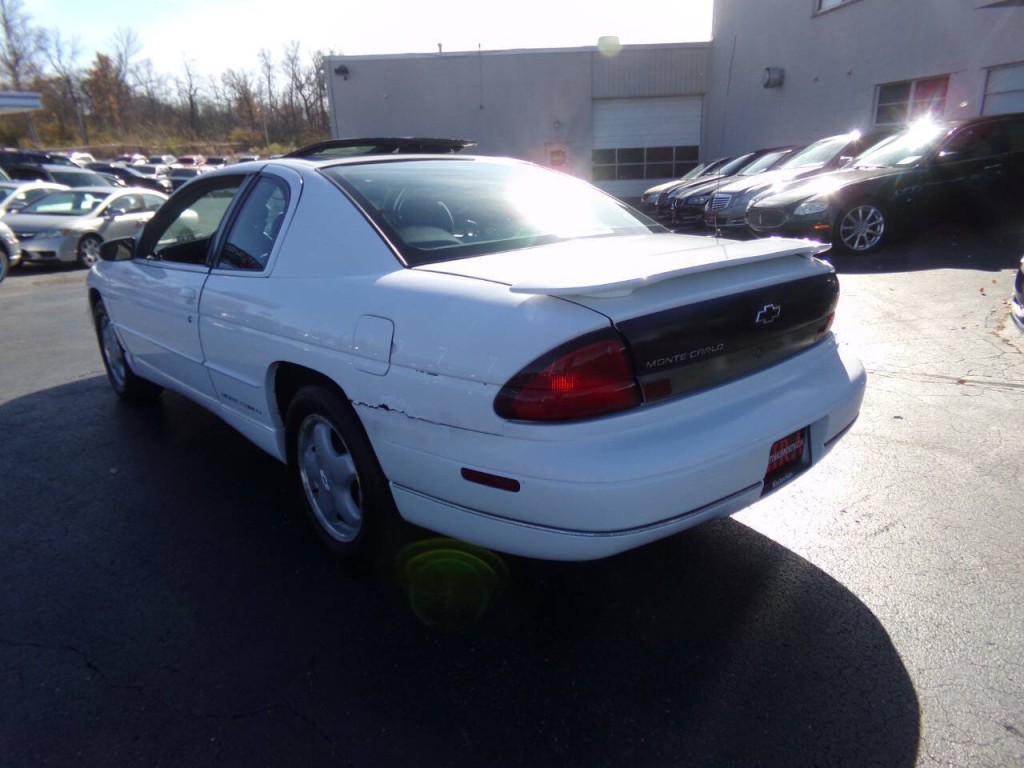 1998 Chevrolet Monte Carlo Image 7