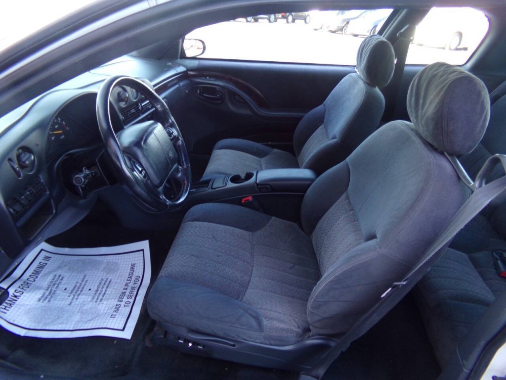 1998 Chevrolet Monte Carlo Image 10