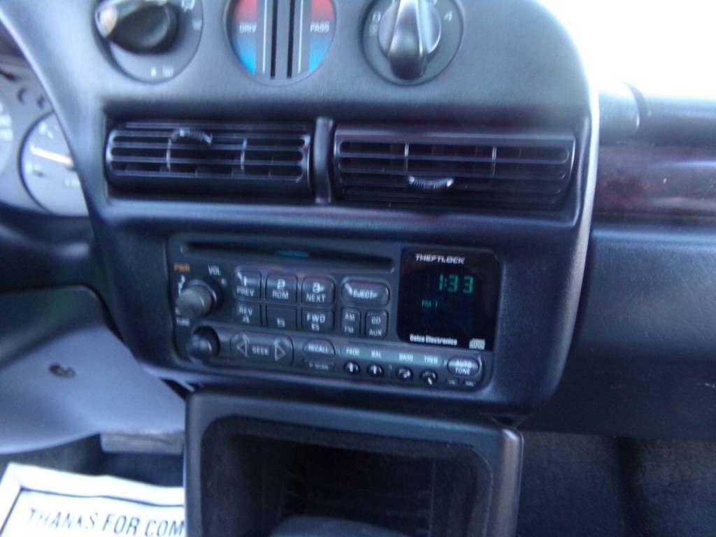 1998 Chevrolet Monte Carlo Image 27