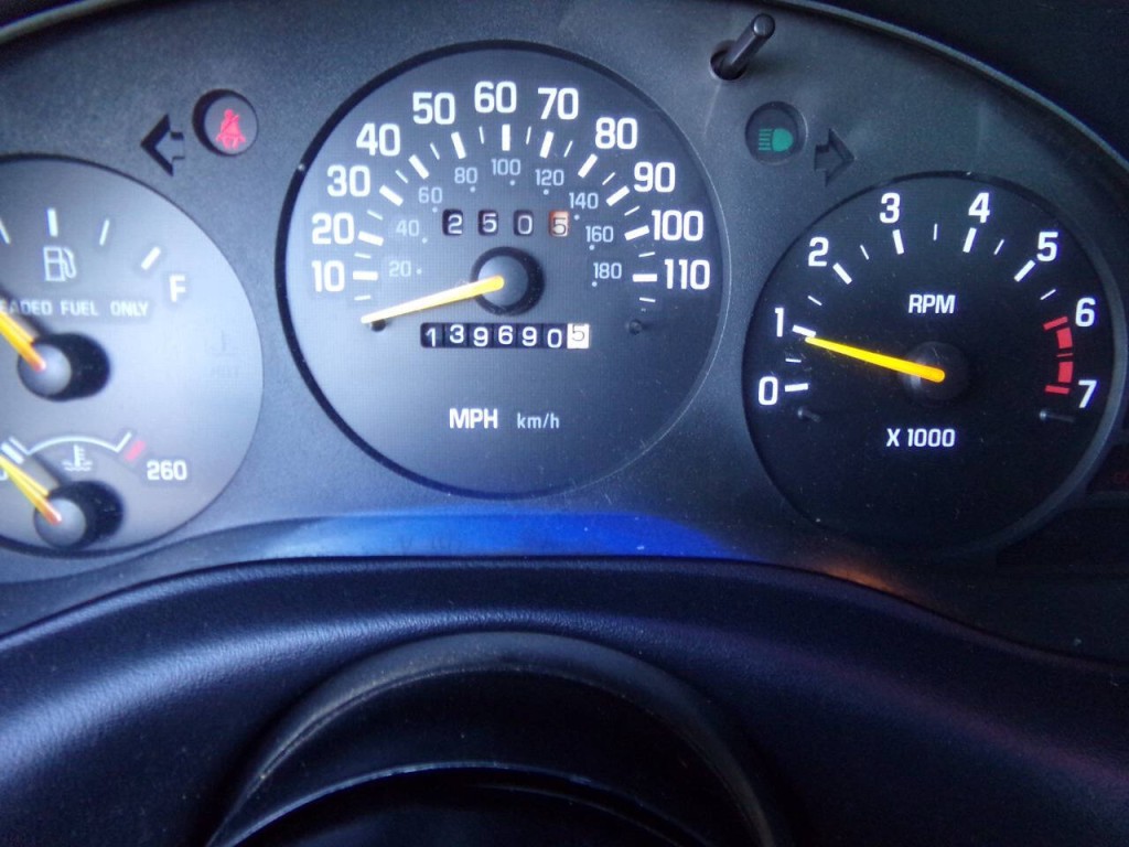 1998 Chevrolet Monte Carlo Image 28