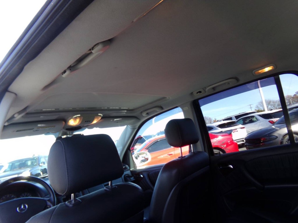 2003 Mercedes-Benz M-Class Image 8