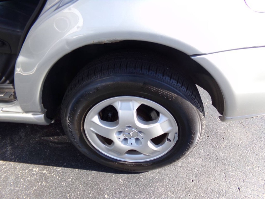 2003 Mercedes-Benz M-Class Image 9