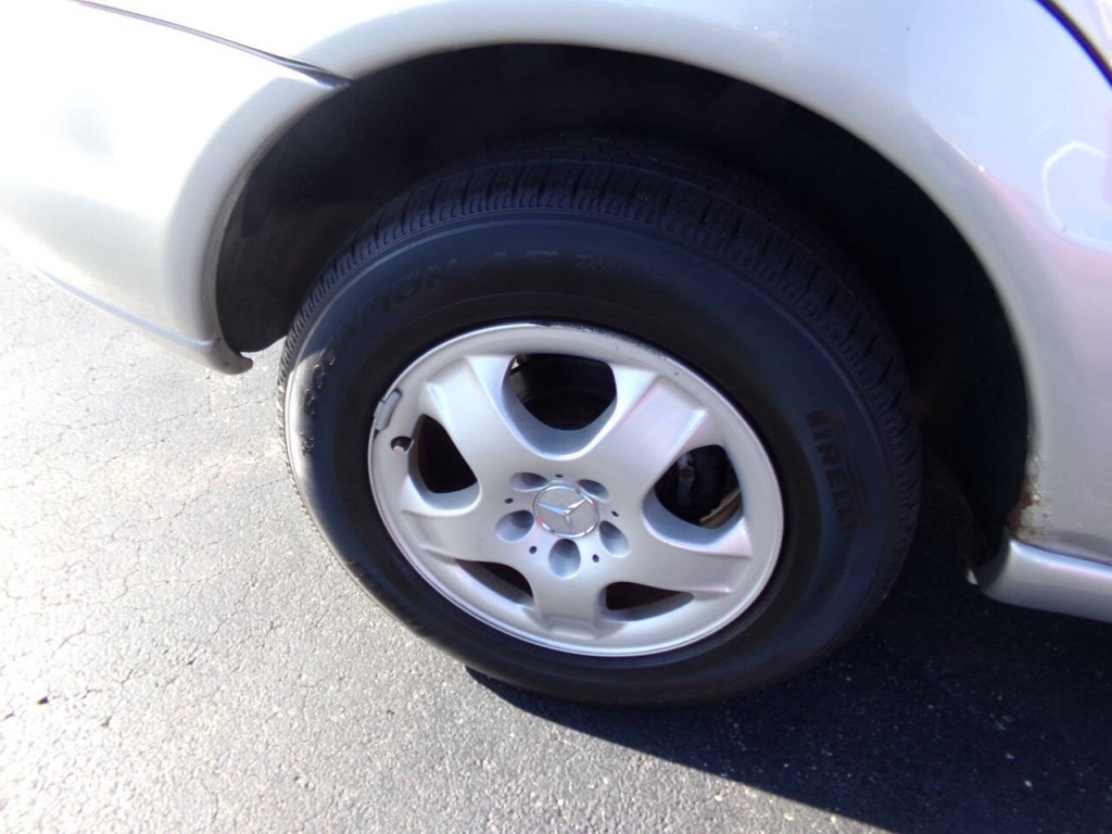 2003 Mercedes-Benz M-Class Image 16