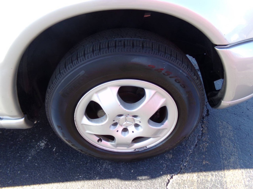 2003 Mercedes-Benz M-Class Image 29