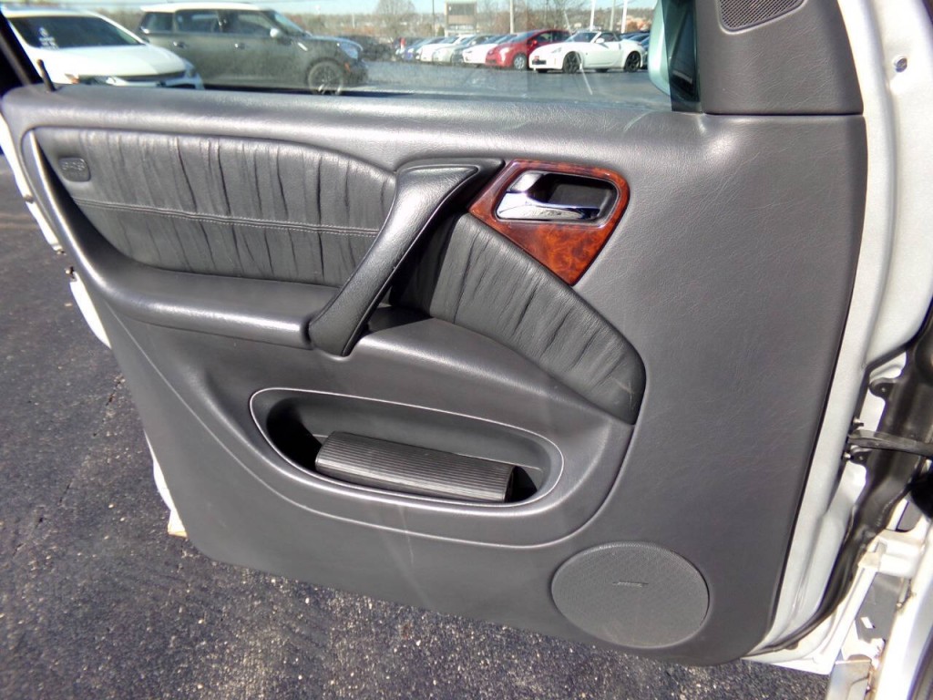 2003 Mercedes-Benz M-Class Image 30