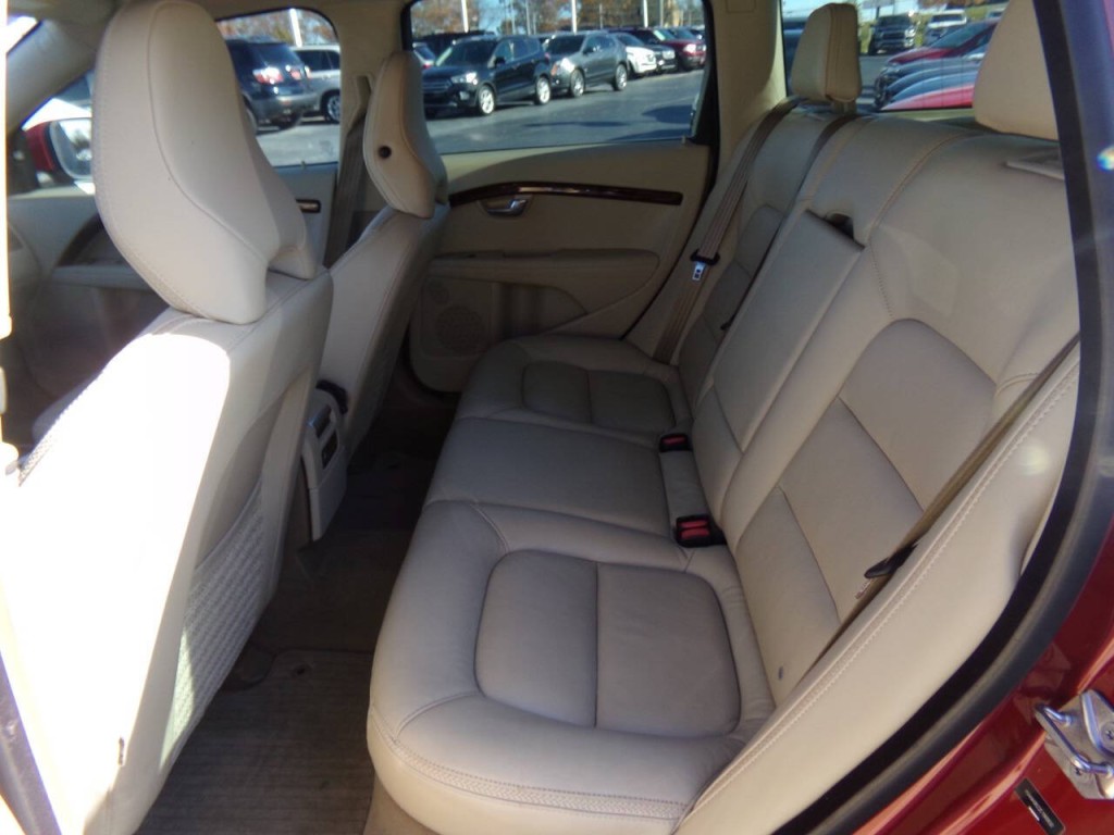 2014 Volvo XC70 Image 14