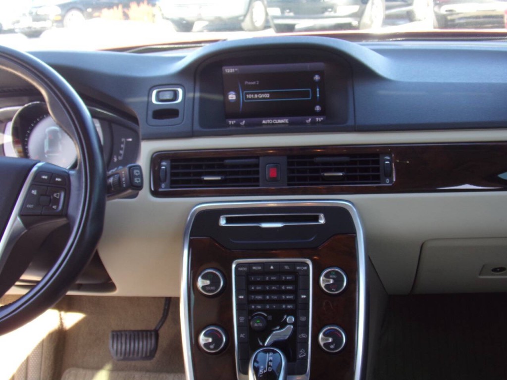 2014 Volvo XC70 Image 31