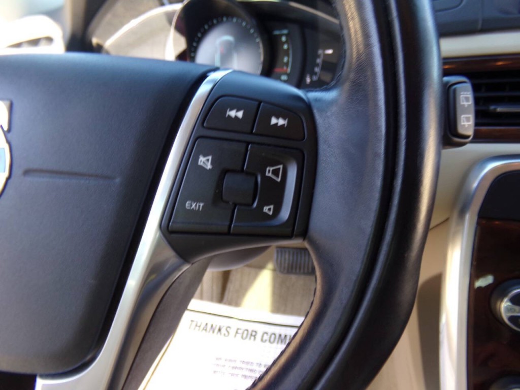 2014 Volvo XC70 Image 40