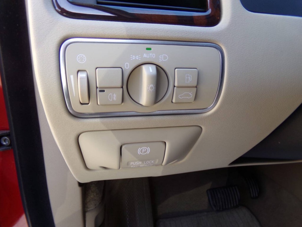 2014 Volvo XC70 Image 56