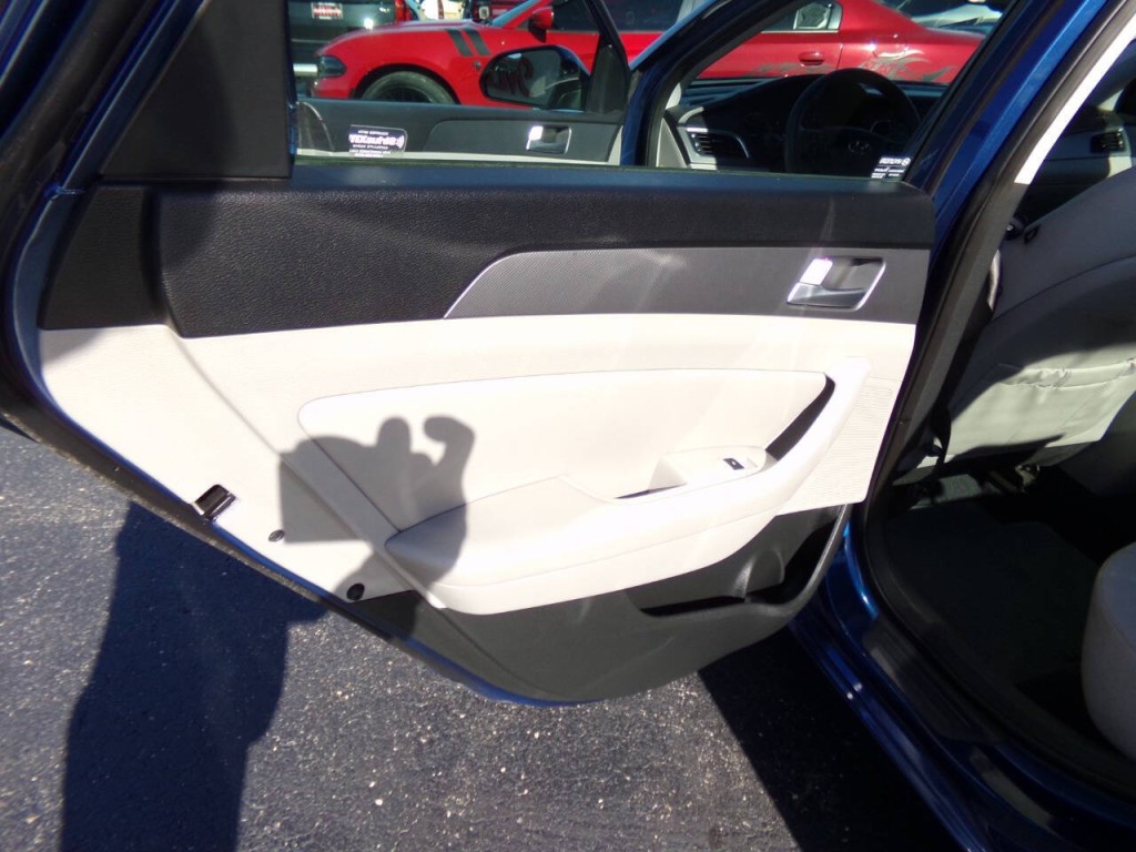 2015 Hyundai Sonata Image 16