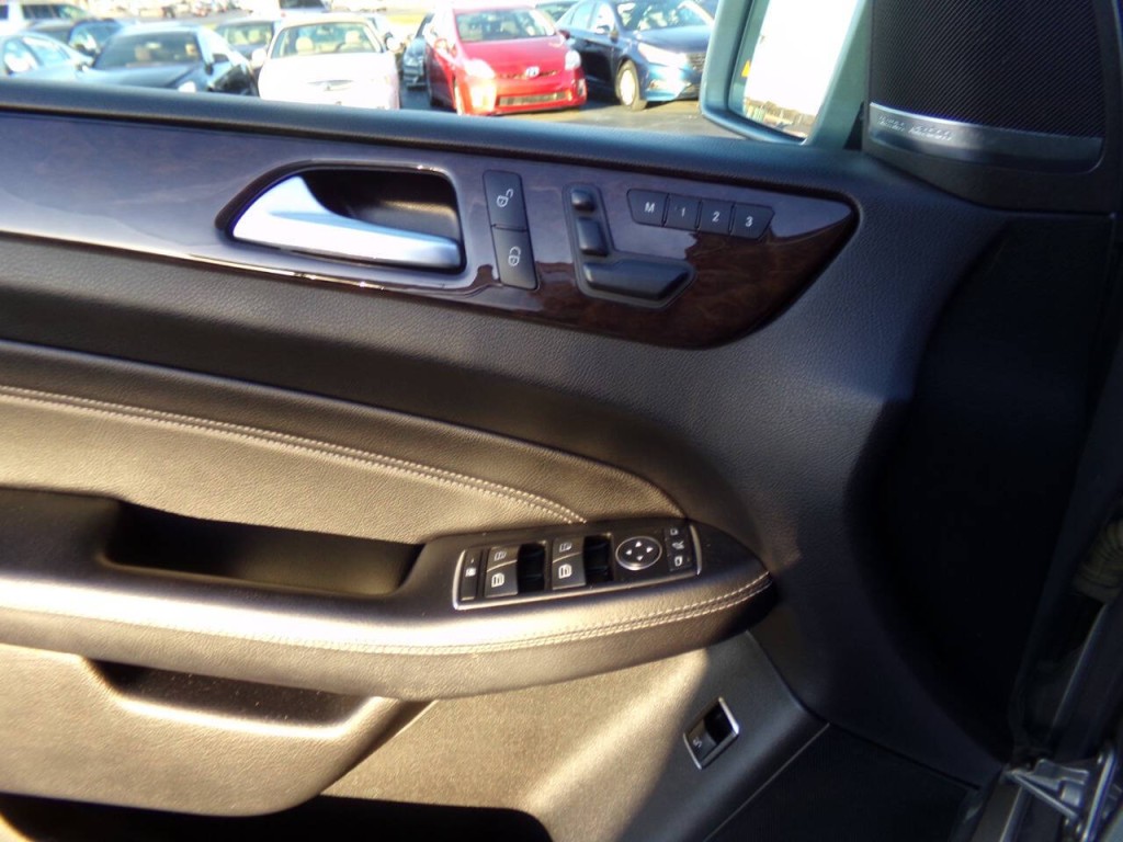 2014 Mercedes-Benz M-Class Image 46