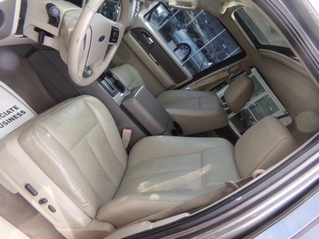 2011 Ford Expedition Image 7