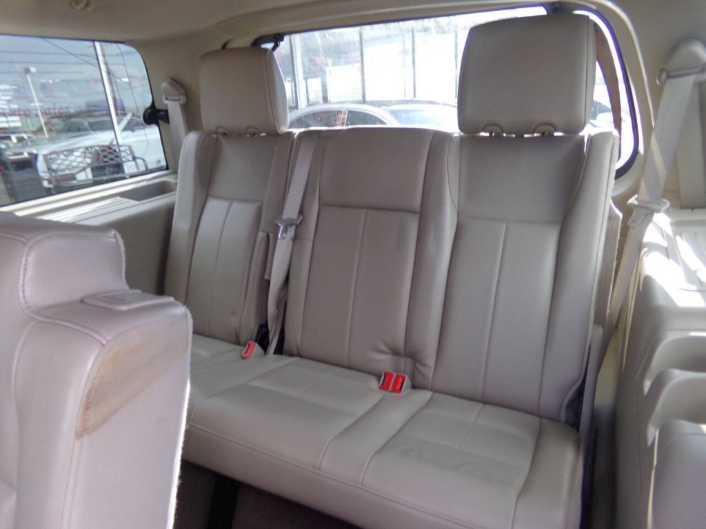 2011 Ford Expedition Image 11