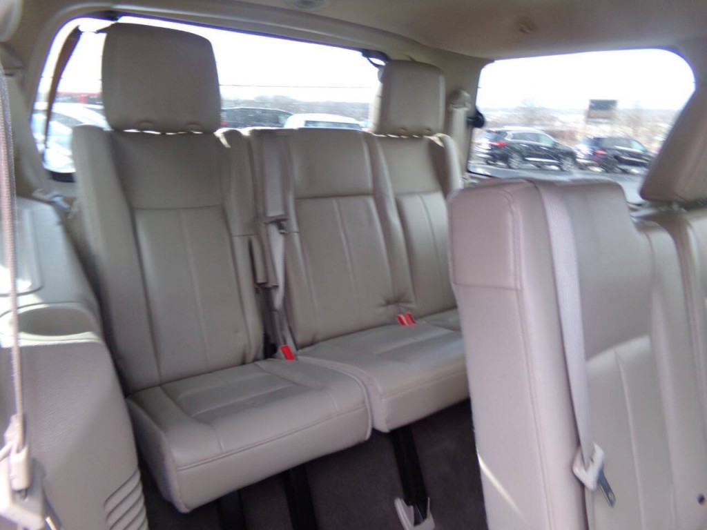 2011 Ford Expedition Image 22