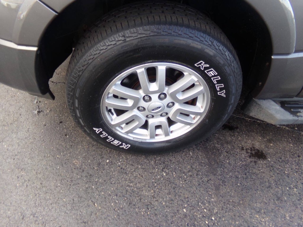 2011 Ford Expedition Image 32